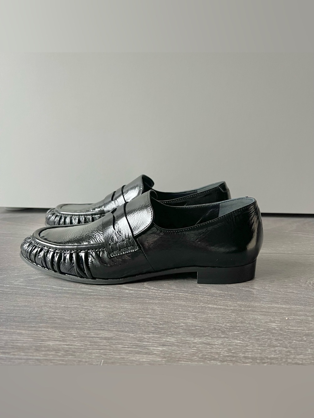 La CANADIENNE Leather Loafers
